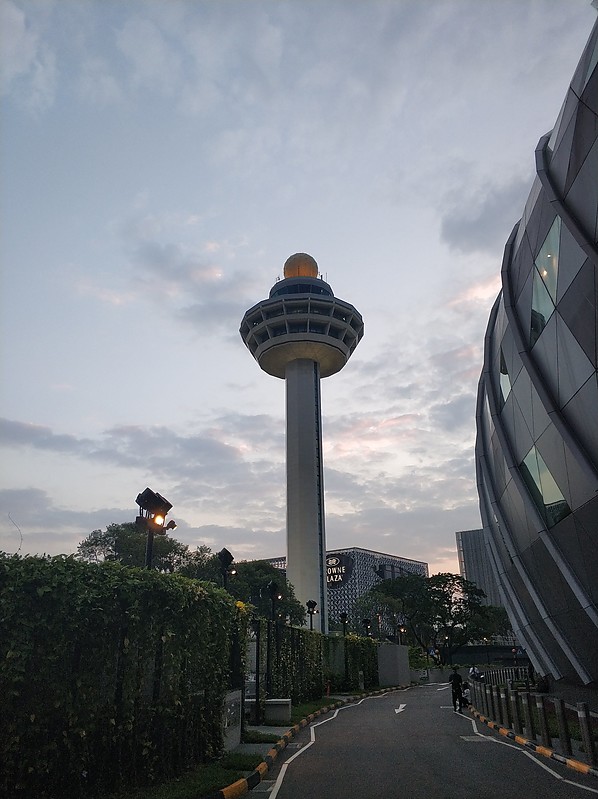 Changi Airport Control Tower light
Keywords: Singapore;Strait of Malacca