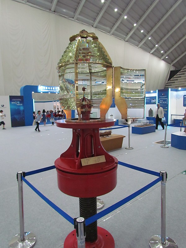 IALA 2018 exhibition - Fresnel lens
International Association of Marine Aids to Navigation and Lighthouse Authorities conference and exhibition in Incheon, Korea, May 2018
Keywords: Museum