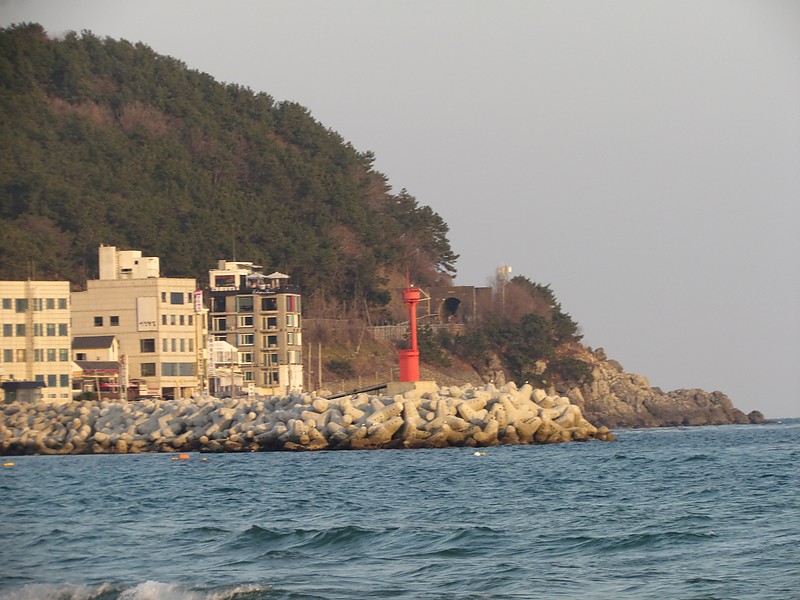 Busan / Kodumal jetty light
Keywords: Busan;South Korea;Korea Strait