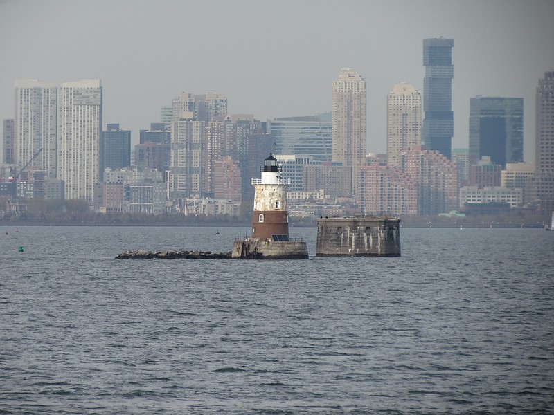 New Jersey / Robbins Reef lighthouse
Keywords: Upper bay;New York;New Jersey;United States;Offshore