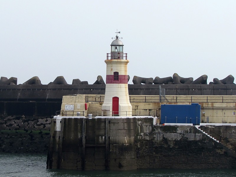 Isle of Man /  Douglas / Battery Pier lighthouse
Keywords: Isle of Man;Douglas;Irish sea