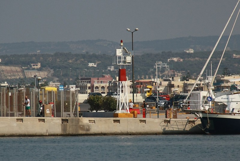 Crete / Rethymno Marina Pier Head light
Keywords: Rethymno;Crete;Greece;Aegean sea