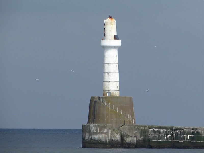Aberdeen south breakwater lighthouse
Keywords: Aberdeen;Scotland;United Kingdom;North Sea