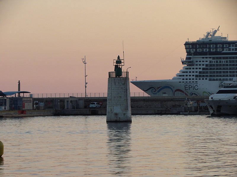 Cannes / Le Sécant light
Keywords: Cannes;France;Mediterranean sea;Offshore;Sunset
