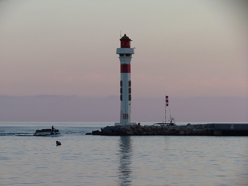 Cannes / Môle de l'Ouest lighthouse (new)
Keywords: Cannes;France;Mediterranean sea;Sunset