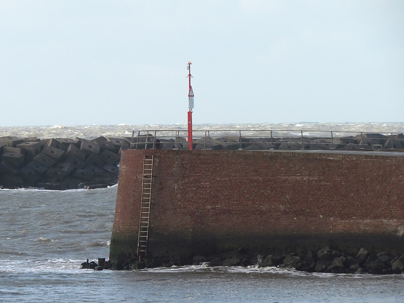 Scheveningen / Buitenhaven Old N Mole Head light
Keywords: Den Haag;Netherlands;North Sea