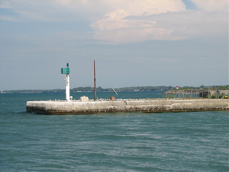 Port Weller East Breakwater light
Keywords: Port Weller;Lake Ontario;Ontario;Canada