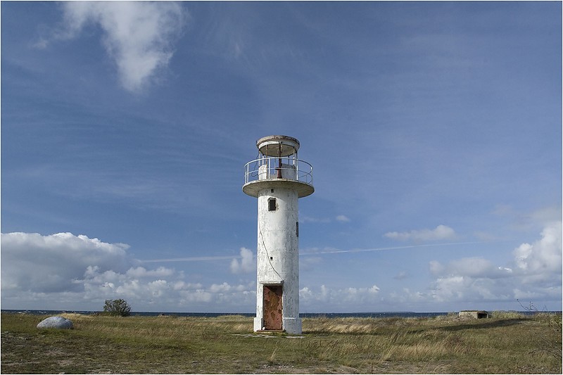 Ihasalu (Neeme) Range Front lighthouse
Author of the photo: [url=http://www.panoramio.com/user/1496126]Tuderna[/url]

Keywords: Estonia;Gulf of Finland
