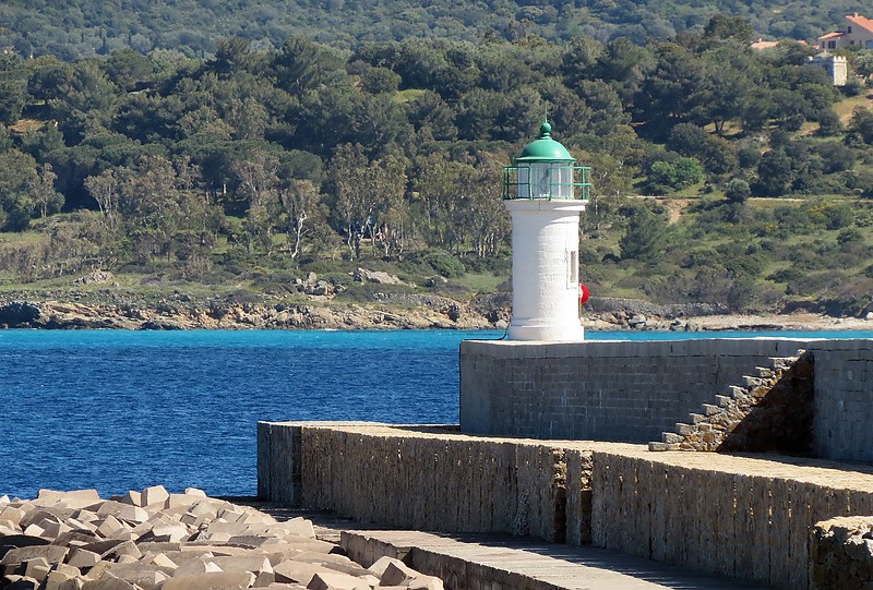 Corsica / Ile Rousse / Île Rousse Jetée lighthouse
Author of the photo: [url=https://www.flickr.com/photos/21475135@N05/]Karl Agre[/url]
Keywords: Corsica;France;Ligurian Sea