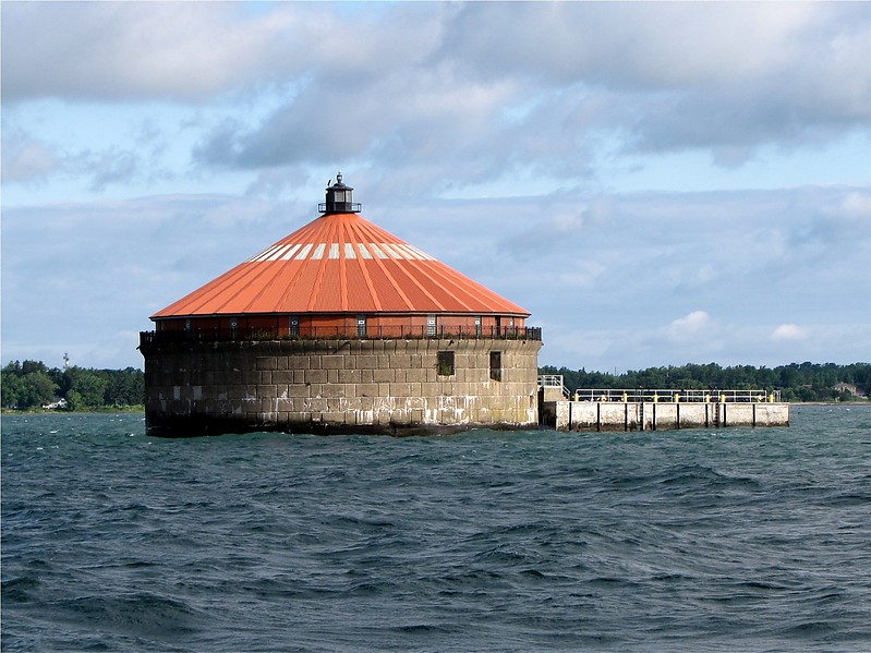 New York / Buffalo Intake Crib light
Author of the photo: [url=https://www.flickr.com/photos/bobindrums/]Robert English[/url]
Keywords: New York;Buffalo;United States;Lake Erie;Offshore