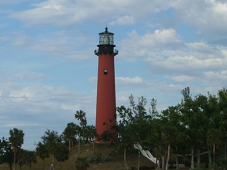 Florida / Jupiter Inlet lighthouse
Author of the photo: [url=https://www.flickr.com/photos/larrymyhre/]Larry Myhre[/url]
Keywords: Florida;Jupiter;United States;Atlantic ocean