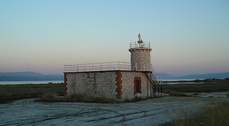 Koprenas lighthouse
Source of the photo: [url=http://www.faroi.com/]Lighthouses of Greece[/url]

Keywords: Greece;Commeno;Ionian sea