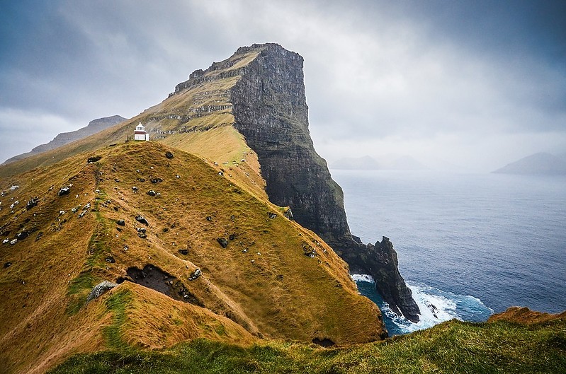 Kallur lighthouse
AKA Kadlur
Author of the photo: [url=https://www.flickr.com/photos/48489192@N06/]Marie-Laure Even[/url]

Keywords: Faroe Islands;Atlantic ocean