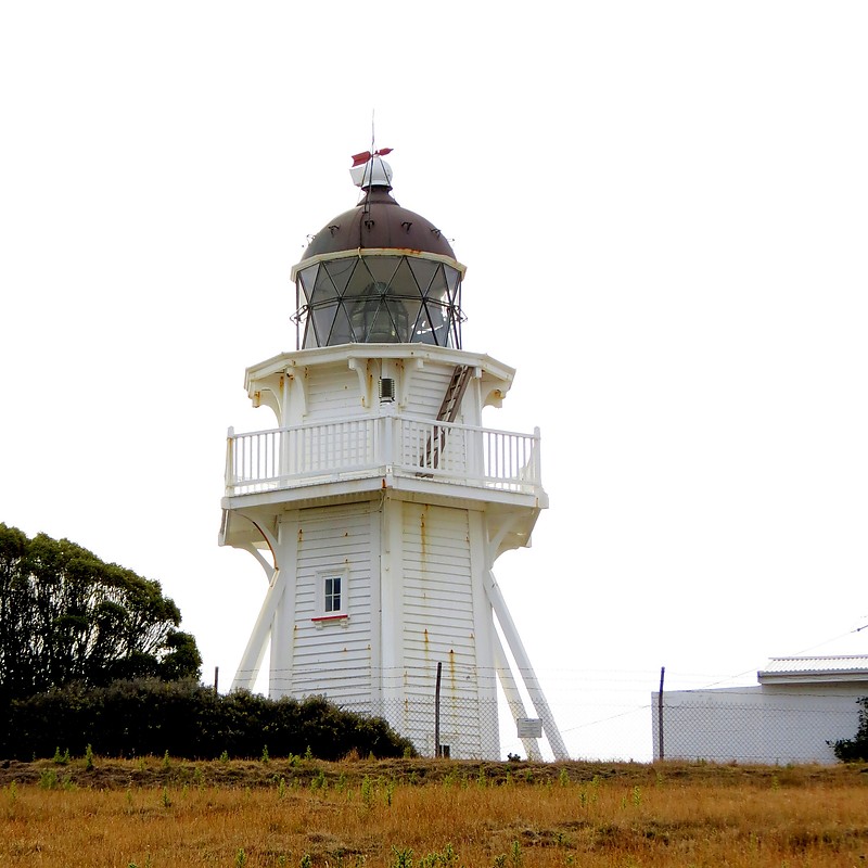Katiki Point Lighthouse
Author of the photo: [url=https://www.flickr.com/photos/yiddo2009/]Patrick Healy[/url]
Keywords: New Zealand;Pacific ocean