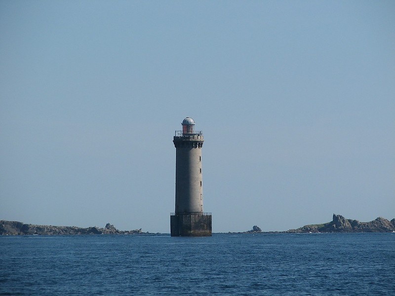  Brittany / Northern Finistere / Kereon lighthouse
AKA Men-Tensel
Author of the photo: [url=https://www.flickr.com/photos/16141175@N03/]Graham And Dairne[/url]
Keywords: Brittany;France;Bay of Biscay;Offshore