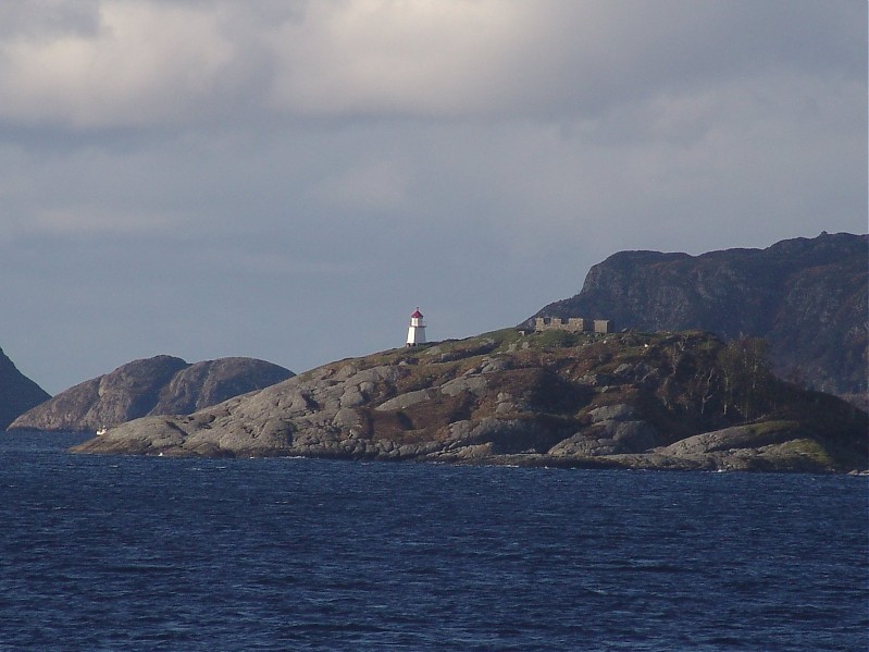 Frøya / Smørhavn / Fiskholmen light
Keywords: Froya;Smorhavn;Norway;Norwegian sea