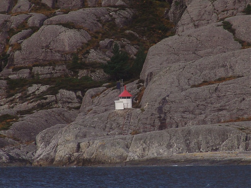 Frøysjøen Fjord / Hornelen light
Keywords: Norway;Norwegian sea;Froysjoen Fjord