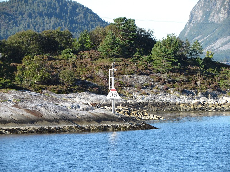 Grytafjorden / Thorholmen N light
Keywords: Norway;Norwegian sea;Alesund;Valderhaugfjorden