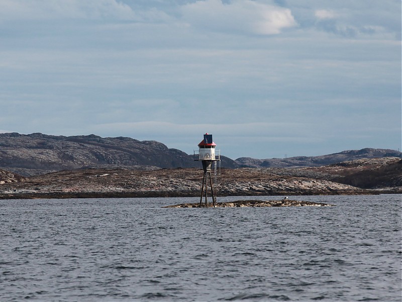 Indre Vikna / Stamnesskjærflua light
Keywords: Rorvik;Norway;Norwegian sea;Vikna