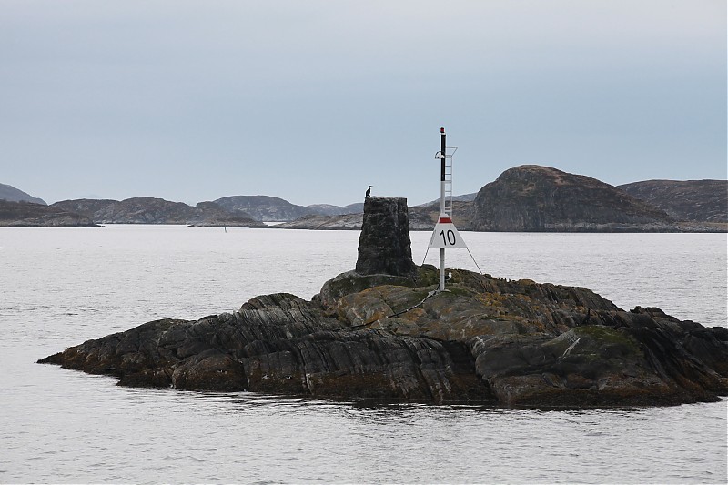 Risværfjord / Bårdskjæret light
Keywords: Norway;Norwegian sea;Risvaefjord;Rorvik