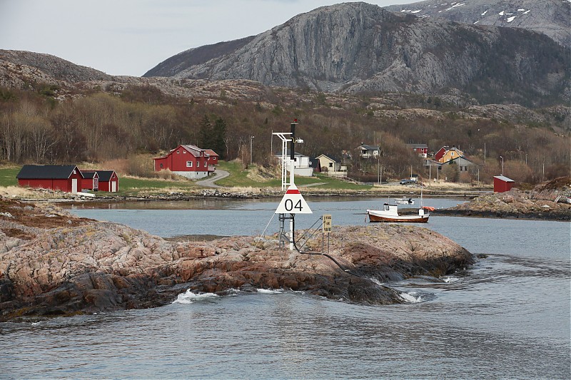 Lekafjord / Aborskjæret light
Keywords: Norway;Norwegian sea;Lekafjord;Rorvik