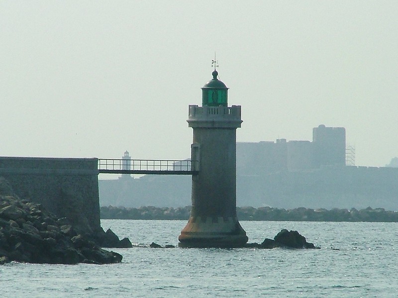 Marseille / Phare à la pointe de la Désirade
Author of the photo: [url=https://www.flickr.com/photos/larrymyhre/]Larry Myhre[/url]

Keywords: Marseille;France;Mediterranean sea