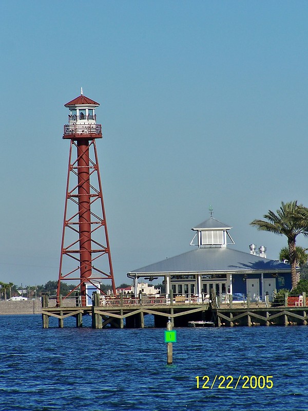 Florida / Lake Sumter lighthouse
Author of the photo: [url=https://www.flickr.com/photos/bobindrums/]Robert English[/url]
Keywords: Florida;United States;Faux