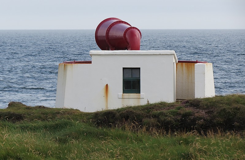 Isle of Man / Langness lighthouse - foghorn
Author of the photo: [url=https://www.flickr.com/photos/21475135@N05/]Karl Agre[/url]

Keywords: Isle of Man;Irish sea;Siren