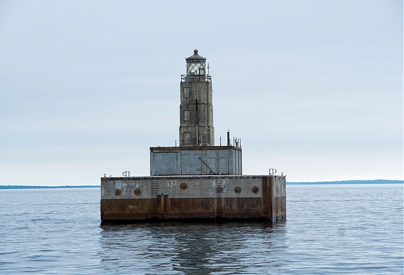 Michigan / Lansing Shoal lighthouse
Author of the photo: [url=https://www.flickr.com/photos/selectorjonathonphotography/]Selector Jonathon Photography[/url]
Keywords: Michigan;Lake Michigan;United States;Offshore