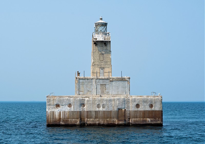 Michigan / Lansing Shoal lighthouse
Author of the photo: [url=https://www.flickr.com/photos/selectorjonathonphotography/]Selector Jonathon Photography[/url]
Keywords: Michigan;Lake Michigan;United States;Offshore