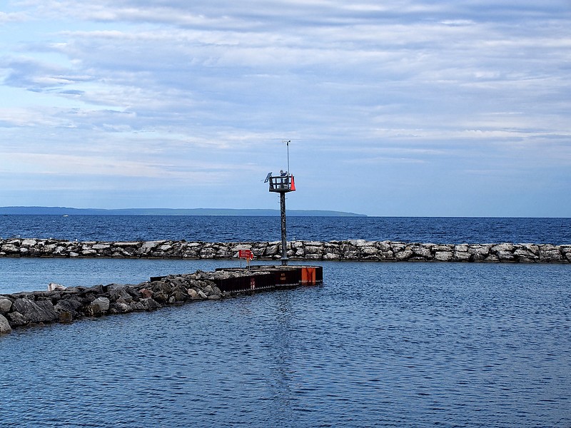 Michigan / Leland Harbor East light 2
Author of the photo: [url=https://www.flickr.com/photos/selectorjonathonphotography/]Selector Jonathon Photography[/url]
Keywords: Michigan;Lake Michigan;United States;Leland