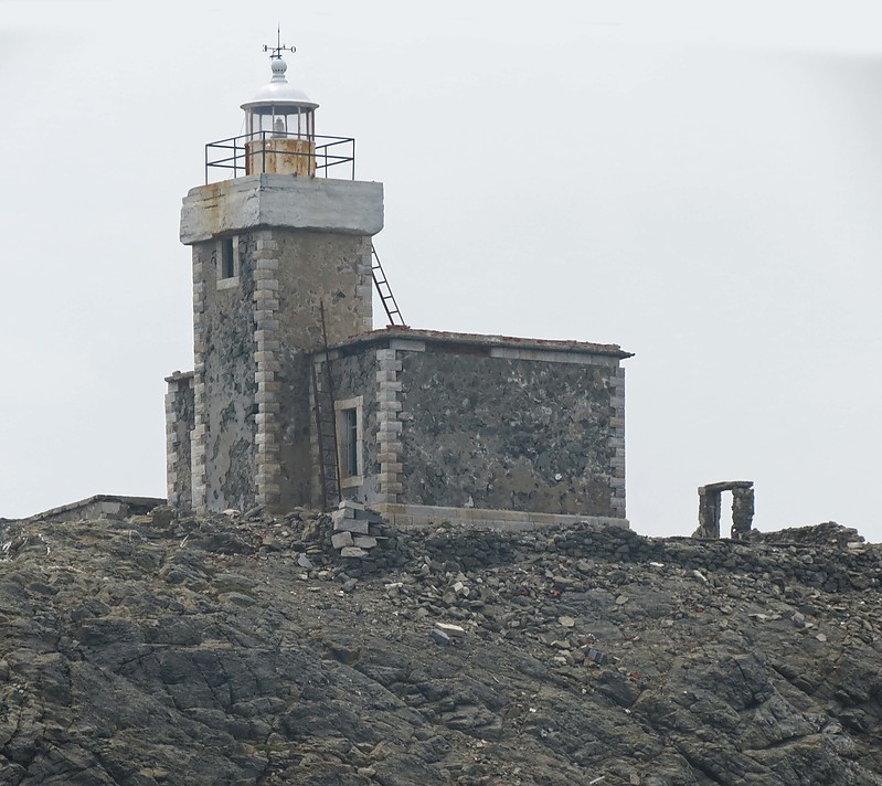 Livada lighthouse
Author of the photo: [url=https://www.flickr.com/photos/21475135@N05/]Karl Agre[/url]
Keywords: Aegean sea;Greece;Tinos