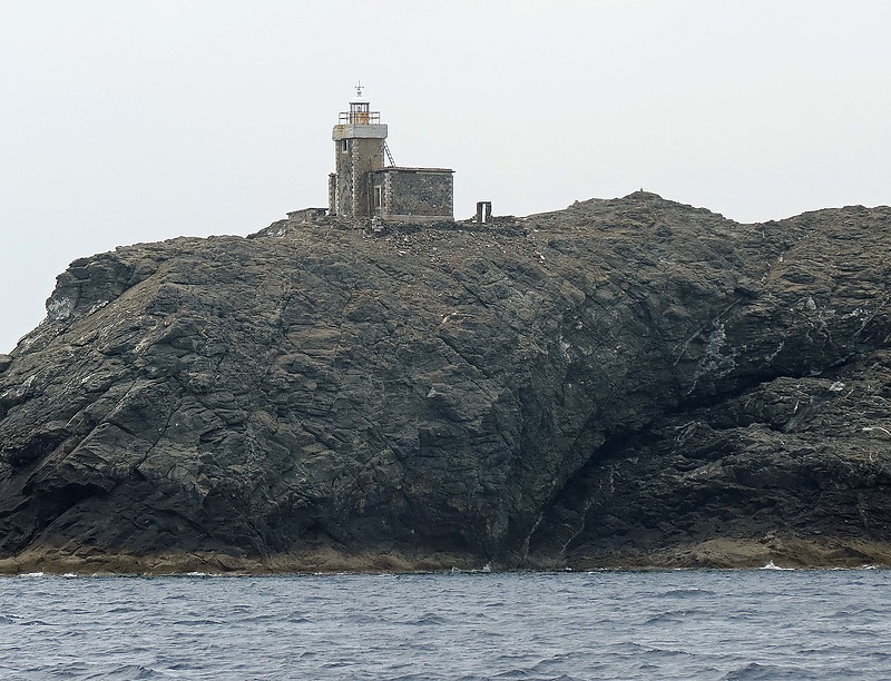 Livada lighthouse
Author of the photo: [url=https://www.flickr.com/photos/21475135@N05/]Karl Agre[/url]
Keywords: Aegean sea;Greece;Tinos