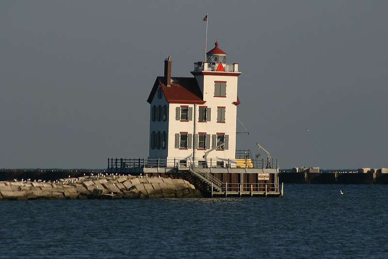 Ohio / Lorain Harbor lighthouse
Author of the photo: [url=https://www.flickr.com/photos/31291809@N05/]Will[/url]

Keywords: Lake Erie;Lorain;Ohio;United States