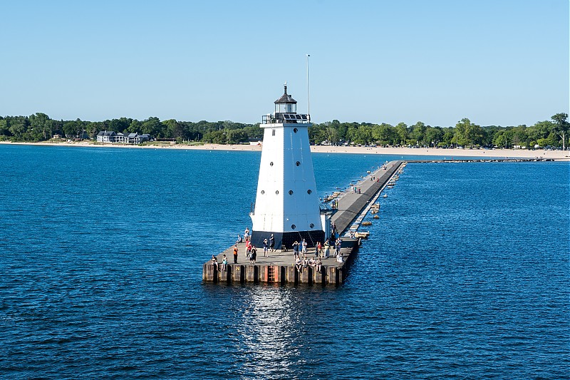Michigan / Ludington North Breakwater lighthouse
Author of the photo: [url=https://www.flickr.com/photos/selectorjonathonphotography/]Selector Jonathon Photography[/url]
Keywords: Michigan;Lake Michigan;United States