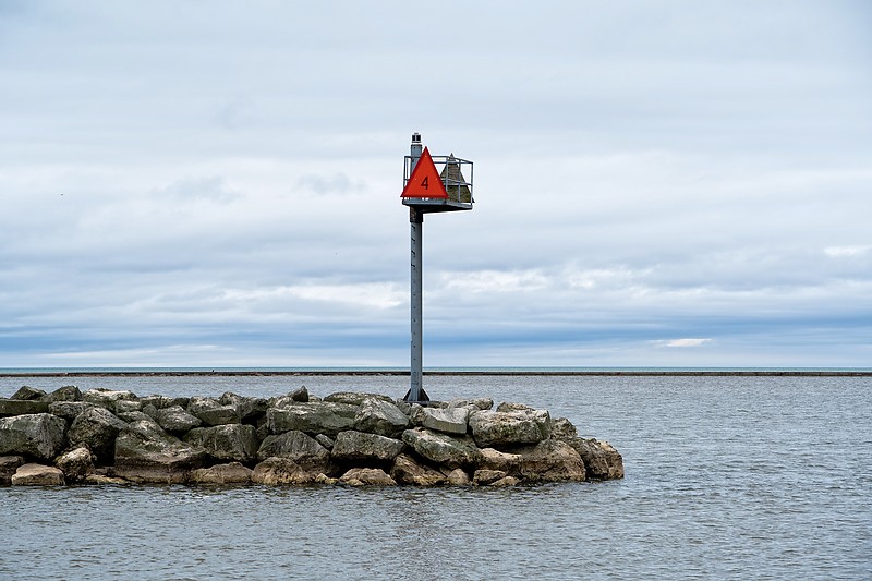 Wisconsin / Manitowoc Harbor of Refuge / Light 4
Author of the photo: [url=https://www.flickr.com/photos/selectorjonathonphotography/]Selector Jonathon Photography[/url]
Keywords: Lake Michigan;Manitowoc;United States;Wisconsin