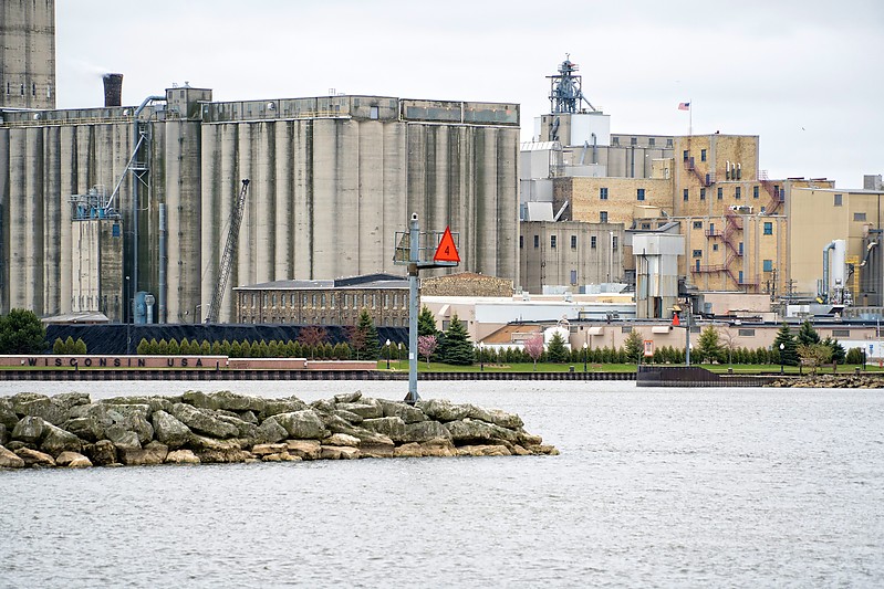 Wisconsin / Manitowoc Harbor of Refuge / Light 4
Author of the photo: [url=https://www.flickr.com/photos/selectorjonathonphotography/]Selector Jonathon Photography[/url]
Keywords: Lake Michigan;Manitowoc;United States;Wisconsin