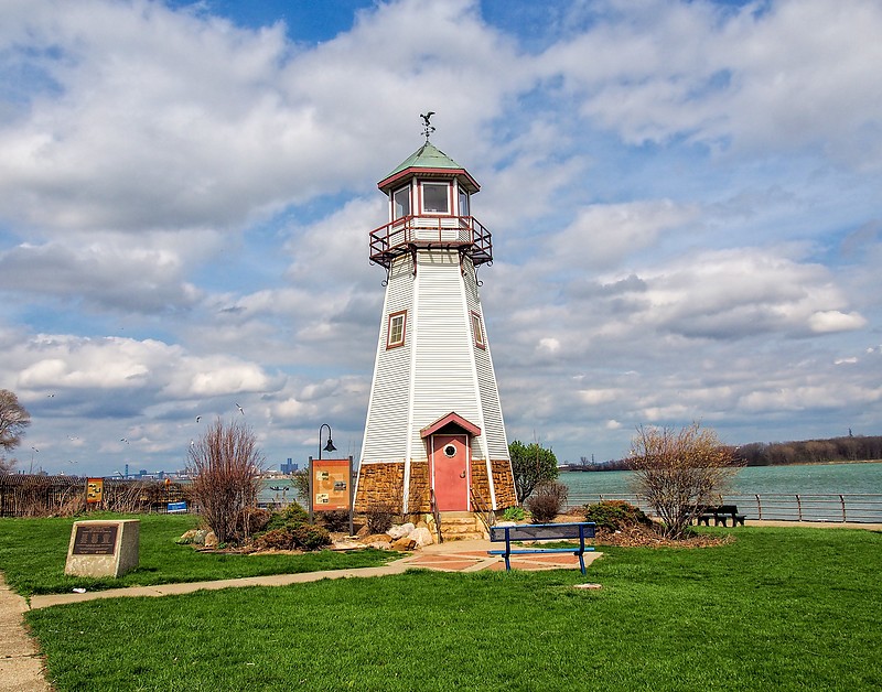 Southeastern Michigan / Detroit River / River Rouge Mariners Memorial Lighthouse
Author of the photo: [url=https://www.flickr.com/photos/selectorjonathonphotography/]Selector Jonathon Photography[/url]
Keywords: Detroit;United States;Michigan;Detroit River