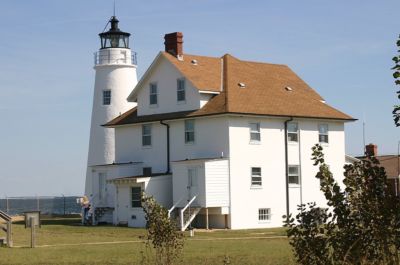 Maryland / Cove Point lighthouse
Author of the photo: [url=https://www.flickr.com/photos/31291809@N05/]Will[/url]

Keywords: United States;Maryland;Chesapeake bay