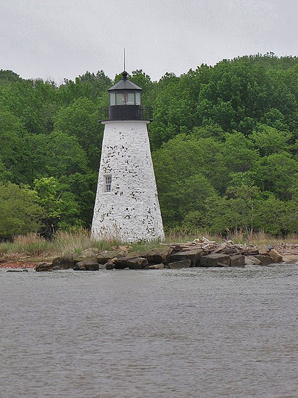 Maryland / Poole's Island lighthouse
Author of the photo: [url=https://www.flickr.com/photos/21475135@N05/]Karl Agre[/url]
Keywords: Maryland;Chesapeake Bay;United States