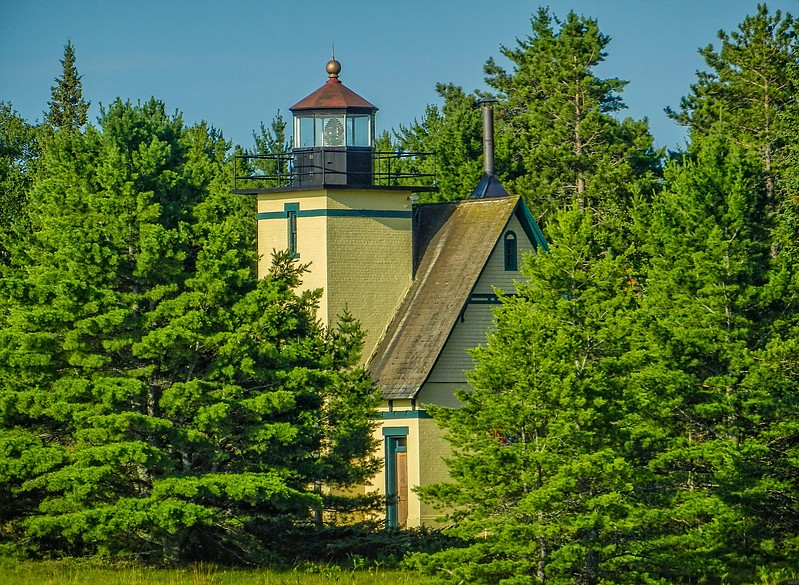 Michigan / Mendota lighthouse
AKA Bete Grise
Author of the photo: [url=https://www.flickr.com/photos/selectorjonathonphotography/]Selector Jonathon Photography[/url]
Keywords: Michigan;Lake Superior;United States