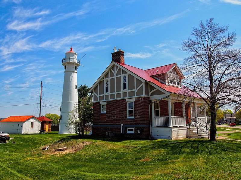 Michigan / Munising Range Front lighthouse
Author of the photo: [url=https://www.flickr.com/photos/selectorjonathonphotography/]Selector Jonathon Photography[/url]
Keywords: Michigan;Lake Superior;United States