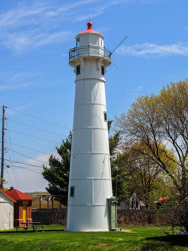 Michigan / Munising Range Front lighthouse
Author of the photo: [url=https://www.flickr.com/photos/selectorjonathonphotography/]Selector Jonathon Photography[/url]
Keywords: Michigan;Lake Superior;United States