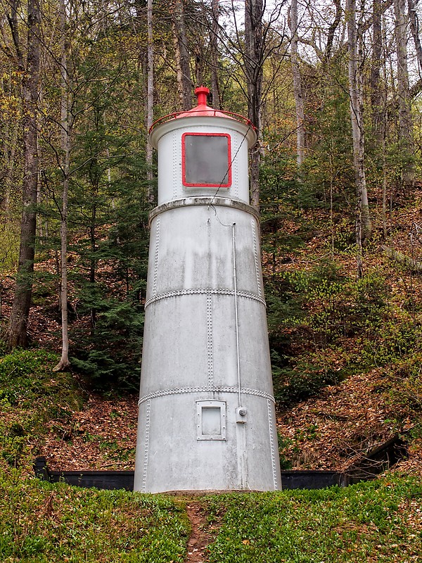 Michigan / Munising Range Rear lighthouse
Author of the photo: [url=https://www.flickr.com/photos/selectorjonathonphotography/]Selector Jonathon Photography[/url]
Keywords: Michigan;Lake Superior;United States