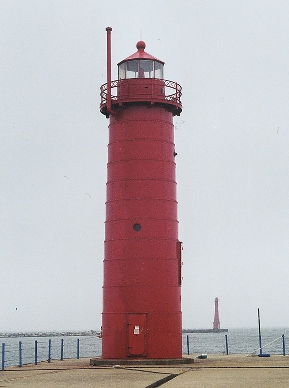 Michigan / Muskegon South Pierhead lighthouse
Author of the photo: [url=https://www.flickr.com/photos/larrymyhre/]Larry Myhre[/url]

Keywords: Michigan;Lake Michigan;United States;Muskegon