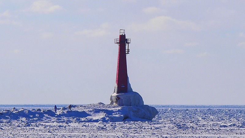 Michigan / Muskegon S Breakwater Light at winter
Author of the photo: [url=https://www.flickr.com/photos/selectorjonathonphotography/]Selector Jonathon Photography[/url]
Keywords: Michigan;Lake Michigan;United States;Muskegon;Winter