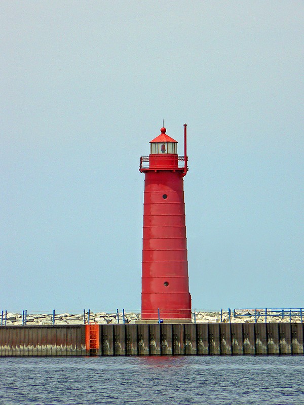 Michigan / Muskegon South Pierhead lighthouse
Author of the photo: [url=https://www.flickr.com/photos/8752845@N04/]Mark[/url]
Keywords: Michigan;Lake Michigan;United States;Muskegon