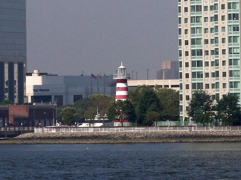 New Jersey / LeFrak Point faux lighthouse
Keywords: New Jersey;Hudson river;United States