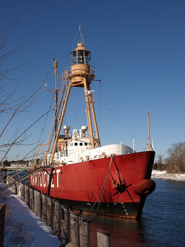 United States Lightvessel WLV-613 Nantucket II
Author of the photo: [url=https://www.flickr.com/photos/31291809@N05/]Will[/url]

Keywords: United States;Lightship;Massachusetts