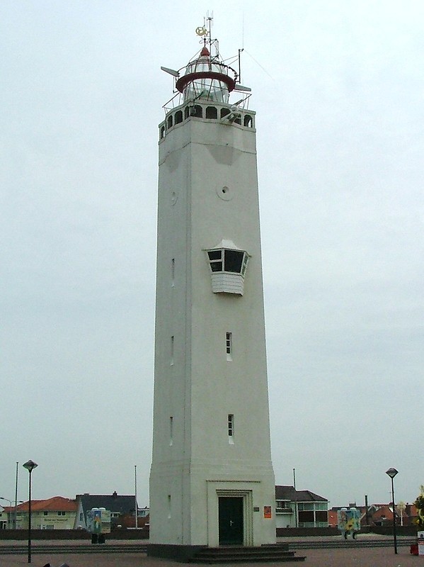 North Sea / Noordwijk Lighthouse
Author of the photo: [url=https://www.flickr.com/photos/larrymyhre/]Larry Myhre[/url]
Keywords: Noordwijk aan Zee;Netherlands;North sea